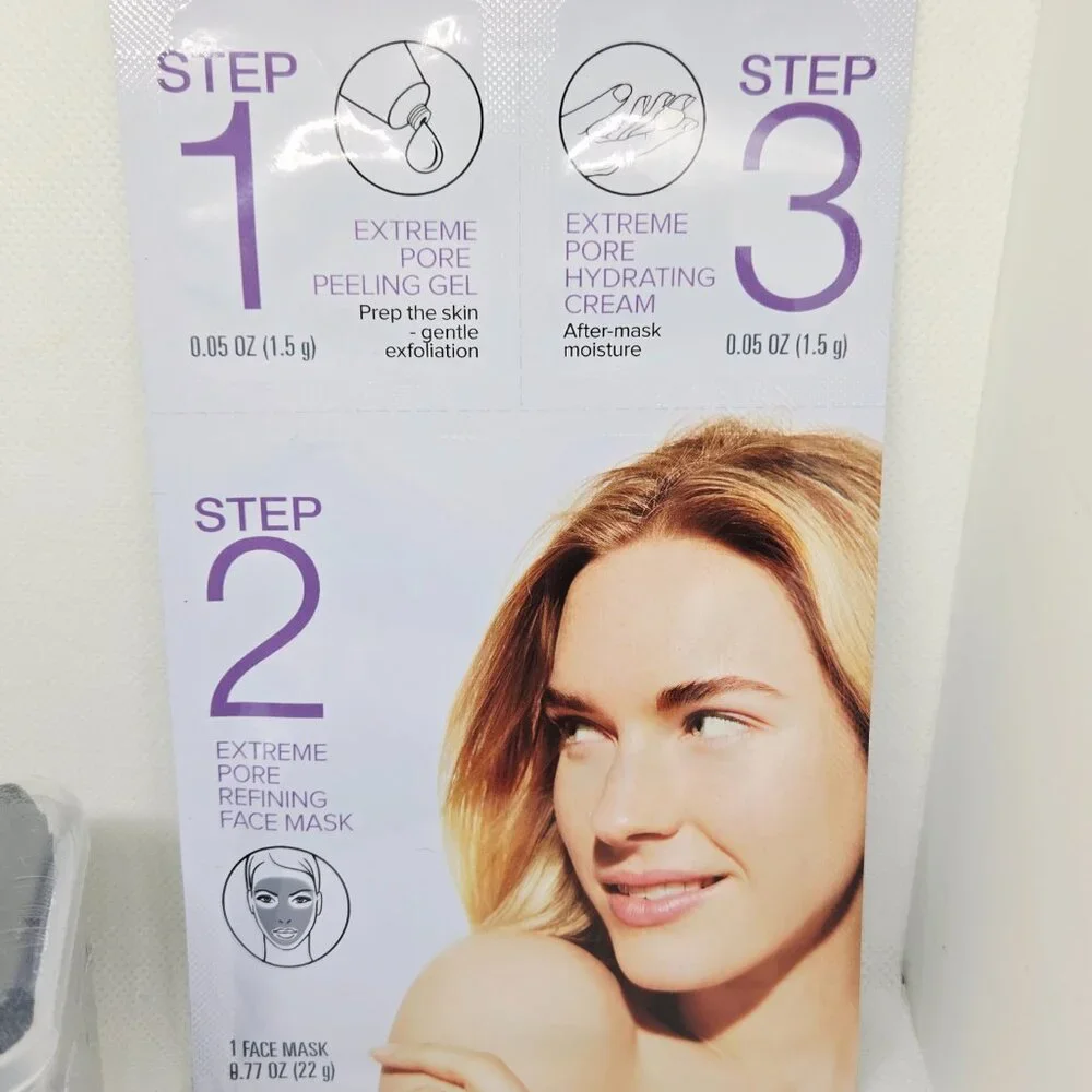 New Beauty Bundle Uoma Foundation, Facemade 6 pc Powder Puffs & 3 Step Face Mask